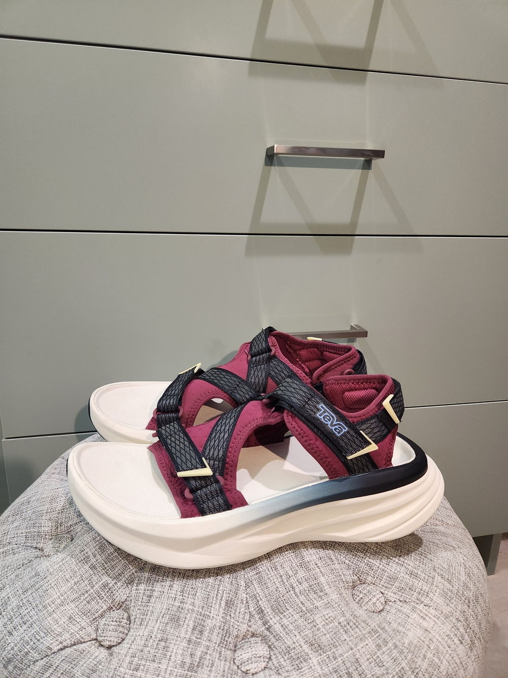 Teva Aventrail R2T Women's Burgundy Sport Sandals